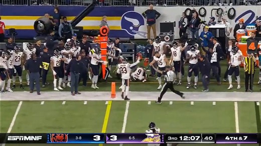 Minnesota Vikings vs. Chicago Bears Full Highlights 3rd QTR _ NFL Week 12_ 2023