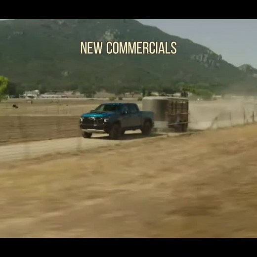 the old ones showed the strength. 💪#keephistoryalive #carcommunity #fypシ #foryou #retro #americancars #carhistory #commercial #oldvsnew