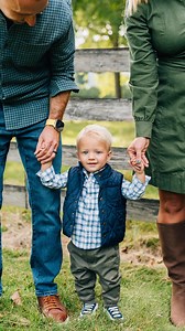 🍂Fall Family Photos🍂 We’ve put together seven color schemes with head to toe outfit ideas for the entire family that will have your crew looking coordinated without being too matchy matchy. From mom and dad to the kiddos, and even fido, we’ve got ya covered! Comment FALL25 and we will send you the goods! | Living In Yellow