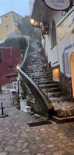 Professional water flow theory involves principles of fluid dynamics, focusing on how water moves, its velocity, pressure, and energy loss in systems, using key equations like Continuity (\(Q=Av\))… | Ricardo Eusébio