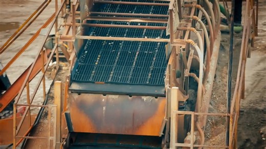 Parker's legendary wash plant Big Red finally gives up the ghost but not before helping contribute to a gold haul worth over $16 million for the season. #GoldRush | Aussie Gold & Opal Hunters