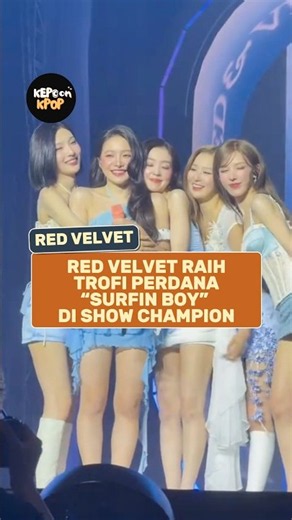 Red Velvet wins their first trophy for Surfin' Boy on Show Champion #redvelvet #surfinboy