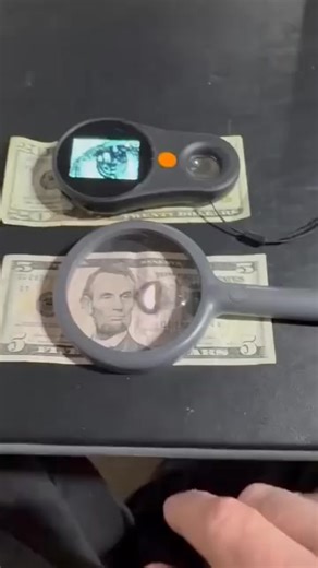 🔍 This miniature microscope can take clear close-up photos. You can use this microscope in real time on the screen to get a clear image. Compared with other pocket microscopes, the easy-to-share screen greatly enhances the fun of exploring nature. 😍 | I’m Lynn