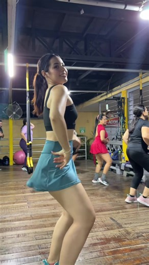 RUMBATERAPIA 🔥 #rumba #cardiodance #fitnessdance #salud | danse