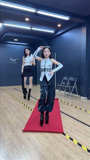 A surprise catwalk with horse-hoof clogs alongside kid models! #bybacademy #5g