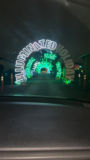 54 reactions · 48 comments | Blinky’s Drive thru Christmas lights show.. Just sharing a short clip from our drive-thru experience. . There’s a lot more but i had to cut the video short.. overall it consists of over 20,000 twinkling lights and is about more than 15 minutes. #drivethrulightshow #christmas2025 #christmaslights #followersreelsfypシ゚viralシfypシ゚viralシalシ | Melony Ramos | Facebook