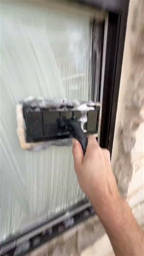 Squeaky! #windowcleaning #windowcleaningprofessionals #workinprogress #fyp #smallbusiness #like
