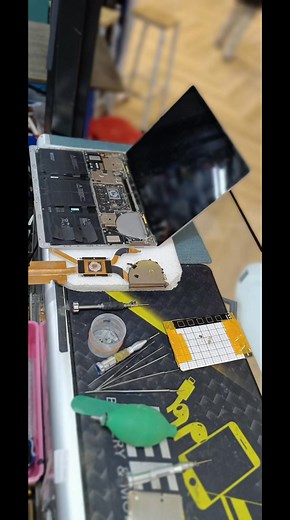 Microsoft surface laptop 4 วีแรงๆ....ตรงข้างกะเงียบ (พัดลมดัง) จัดการ system air flow ให้ใหม่ครับ @ไฮไลท์ | ช่างโอโปรคอมงามวงศ์วาน อมรเทพ เจียรมาศ | Facebook