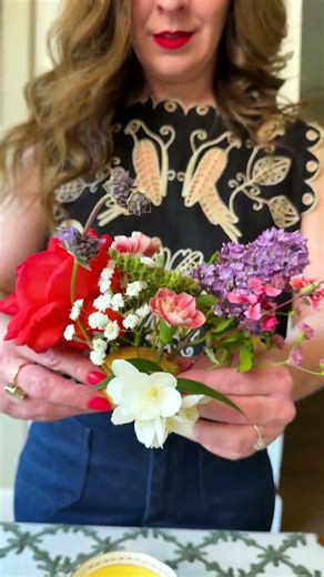 New way to arrange flowers! 💐 #Centerpiece #floraldesign #flowerarrangement #potato