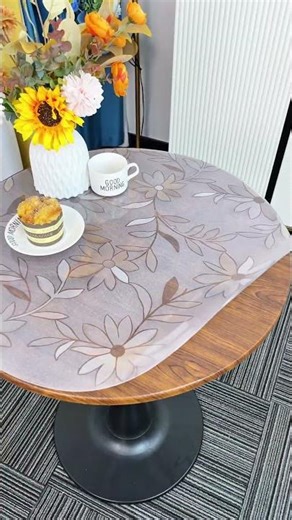 Families who are looking for round table mats must try this printed water proof #tablecloths