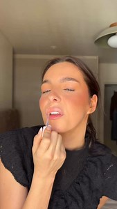 233K views · 1.5K reactions | How long to do your hair? Literally seconds lol ✨​ ​ Just a little squeeze of the Aussie Oh My Gloss serum and you’re good to go babe ​ ​ Glossy, easy, Aussie. ​ ​ What’s the longest you’ve made someone wait? ​ ​ : @abbimae_ ​ #AussieHair #OhMyGloss #AussieOMG #GlossAndGo | Aussie Hair | Facebook