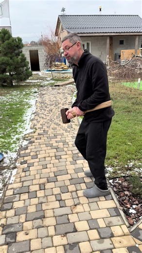 #рыбки в пруду зимой | jumping fish pond