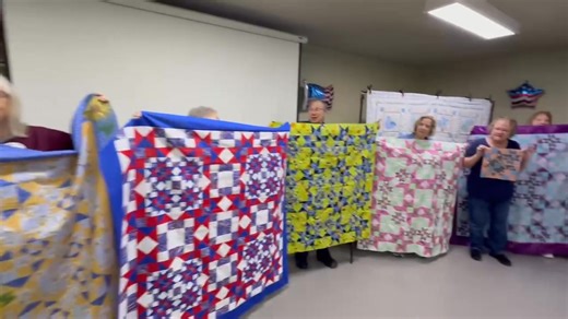 It’s Mystery Quilt reveal time! Same pattern, but different layouts and colors! Beautiful work quilters! ❤️ | Kings River Quilters Guild