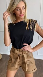 5.9K views · 82 reactions | Κάθε νέα παραλαβή είναι και μια έκπληξη για εμάς!   Για παραγγελίες ➡️ Στείλε μας μήνυμα στο Messenger εδώ: m.me/dress2undress #Dress2Undress #Dress2UndressGirl #Dress2UndressFashion | Dress2Undress | Facebook