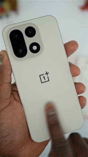 34K views · 1K reactions | New OnePlus 15 is stacked. Snapdragon 8 Elite Gen 5. A massive 7,000mAh Battery. Rear a triple 50MP cameras and OnePlus Game core that supports games up to 165fps. Is this the ultimate Smartphone in 2025? #oneplus15 #oneplus #reels #unboxing #booredatwork #reelsinstagram #unboxingvideo | Booredatwork | Facebook