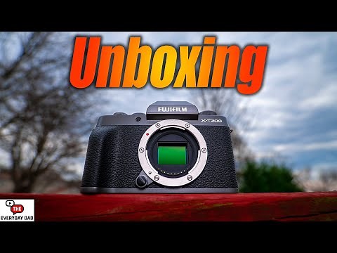 Fuji X-T200 Unboxing and Initial Impressions!
