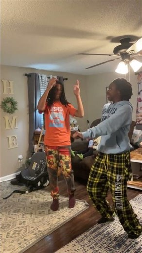 My friends tryna hit a #tiktok bit fails like idiots