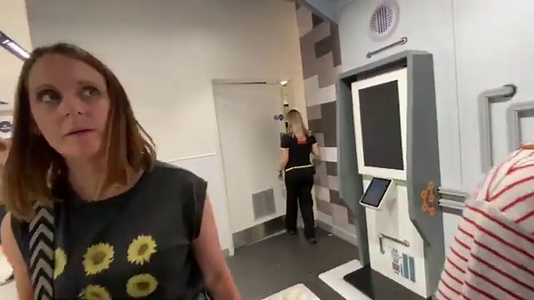 Lego store Leicester Square London! 2024 FULL SHOP TOUR!