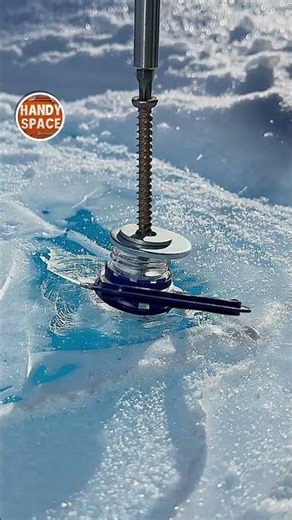Smart Ice Fastener! A Bottle Neck That Locks into Ice!
