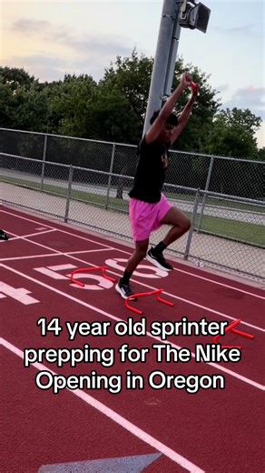 This is what real speed training looks like for track athletes. Football players and other sports can benefit to! If you would like our entire off season plan comment “PLAN” below 👇 #speedtraining #dallas #flowermound #fyp