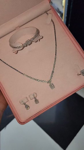 8.2K views · 729 reactions | "Découvrez l'éclat pur de notre parure Luxury en argent rhodié. ✨ #ÉléganceÉtincelante #StyleLuxueux #CharmeAbsolu" | Laroche Bijoux | Facebook