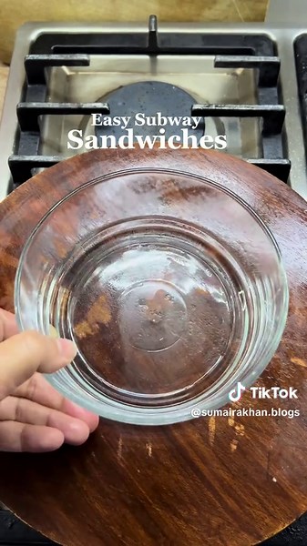 Subway Sandwiches Follow @sumairakhan.blogs for more easy Recipes! ⬇️ Ingredients ⬇️ Chicken 400 grams Gg paste 1/2 tbsp Salt 1/2 tsp Blackpepper 1/2 tsp Red chilli powder 1/2 tsp Cumin powder 1/2 tsp Cheese 1/2 cup Oil 2 tbsp ⬇️ Sauce Ingredients ⬇️ Mayonnaise 1/2 cup Siracha sauce 1 tbsp Tomato ketchup 2 tbsp Chilli garlic sauce 2 tbsp Mustard paste 1/2 tbsp ⬇️Salad ⬇️ Tomatoes Onions Iceberg Bread Of Choice ( I have Used oregano bread) Save It Make It #recipe #easyrecipes #dessert🍰 #foodblog