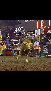🇺🇲 Stormy Wing rides Udder Lover for 88.75 points in Round 2 of the 2017 PBR Built Ford Tough Series in Colorado Springs, CO. #reels #agro #men #bullfighters #bullrider #rodeio #rodeo #sport #atleta #amazing #viral #good #americanhatco #sertanejo #texas #prca #prorodeio #vaquejada #horse #sertanejo #cautry #cawboy #bruto #rústico | Bull Riders