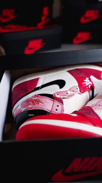 Rate these 1-10🔥 Unboxing the Latest Sneaker Marvel! 🕷️👟🎁✨ Prior to the Hype, I’m unleashing the amazing Nike Air Jordan 1 High OG Spider-Man Spider-Verse edition. Swing into style with these iconic kicks that pay homage to the friendly neighborhood hero. Get tangled in the web of ultimate sneaker swag! 🕸️💥 #Unboxing #SpiderManSpiderVerse #Jordan1HighOG #fyp #trending