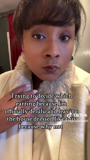 I love vintage style. 🌹#vintage #vintagefashion#vintagevibes#vintageoutfit#plussizevintagefashion#vintagefashionideas#vintageblackwomen#glamour#blackgirlluxury#vintagecostumejewelry#vintageclothing#vintageclothingstore