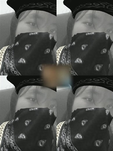 kokk bedaa😧😔 , coba kaliann dengerinn dehh😃