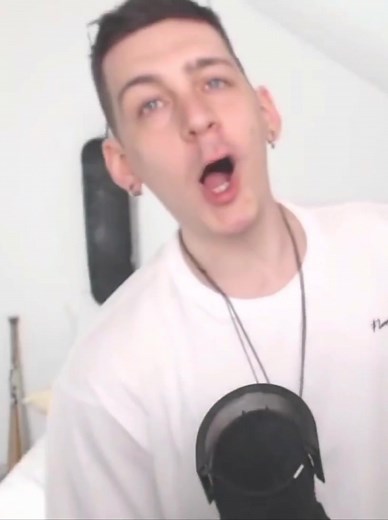 Who else burps like this after drinking coca cola? 😂#burp #burps #burping #belch #belches #belching #rutto #rutti #ruttare #eructo #eructos #eructar #arroto #arrotos #arrotar #rülps #rülpsen #rülpser