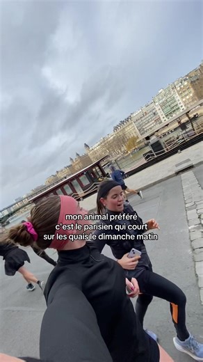 mon animal préféré : le parisien qui court sur les quais le dimanche matin #running #paris #run #course #parisiens