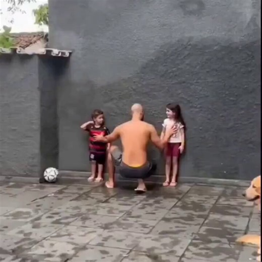 El momento en que papá se convierte en papá.