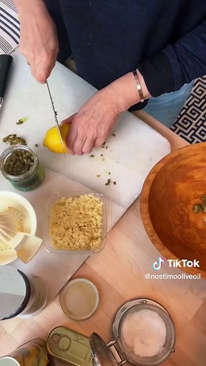 When the primary ingredient is EVOO, you need to use the best 🇬🇷🫒💛✨ #nostimoevoo #nostimooliveoil #caesarsalad #cooking #greekbrands #oliveoil #bestoliveoil #greek