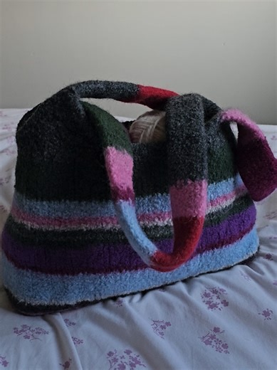 Knitted handbag before Vs after getting felted 💞 #knitting #knittok #felting #leftoveryarn #feltedbag