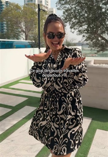 50% vacances 50% travail c’est le deal 🤭 Robe en ligne 👗 C’est quoi votre métier vous? ✨ #mode #fashiontiktok #outfit #girl