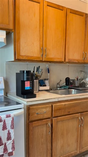 Annelies Martinez on Instagram: "Coffee at home got easier with the press of a button✨ thank you @keurig @influenster for the gift. #complimentary #kexpressessentialsplus #cashmereblvd"