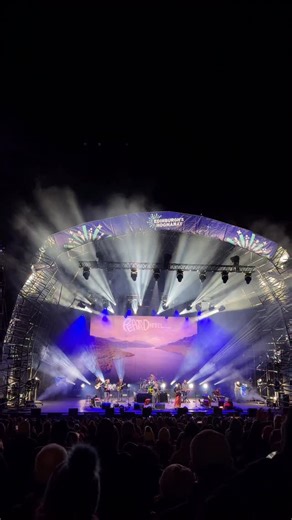 Edinburgh's Hogmanay on Instagram: "A true Scottish party's not over until someone's played Loch Lomond 🏴󠁧󠁢󠁳󠁣󠁴󠁿 Peat & Diesel closing the Night Afore Concert in true Scottish style, thanks to everyone who joined us for a knees up 🥳 #lochlomond #edinburghshogmanay #scottishmusic"