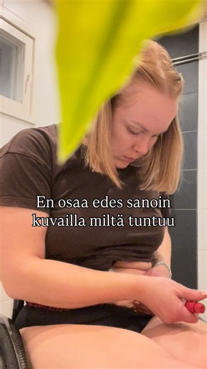 Toki ollaan jo pari kertaa ultrassakin pieni tyyppi (mäyrä) nähty, mutta mitä pidemmälle mennään, sitä uskomattomammalta tää tuntuu! Uuden vuoden paras aloitus kun pieni vahva sydän sykki ❤️ #ivf #ivfhoidot #wheelchairlife #pyörätuolielämää | Repo Jasmine