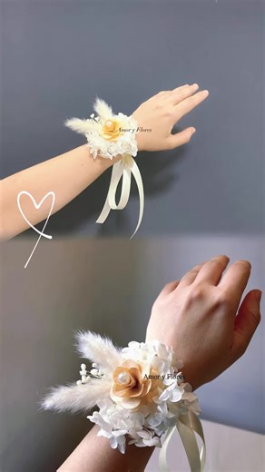 Wrist Corsage: Perfect for Weddings