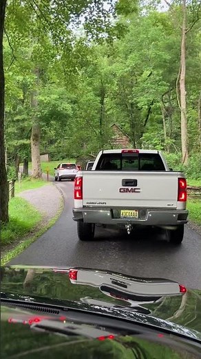 Driving the Cade's Cove Loop Near Gatlinburg, TN! 🚐⛰️ (GATLINBURG, TN) #gatlinburgtn #nailtechlife