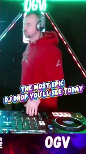The Most Epic DJ Drop You'll See Today #djset #djset #musicvibes #techno #technodance #housemusic