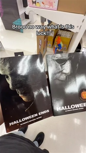 FINALLY Completing My NECA ULTIMATE MICHAEL MYERS Halloween Trilogy!