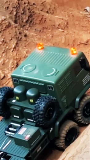 #rc #rccar #rclife #shortvideo #shortvideo #rccrawler #8x8 #offroad #rctruck #remotecontrol #shorts