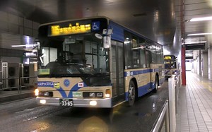 ［日本公交］バスの行列を眺める＠横浜駅東口バスターミナル