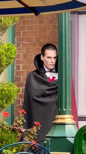 Unbelievable Character Interactions at Universal Studios Hollywood