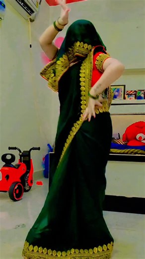 Veenu Yadav on Instagram: "Tirche nen chalaye ke.."