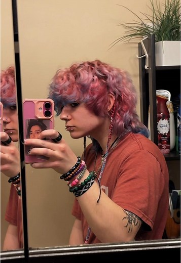 Androgynous Mullet: Discover Your New Hair Style