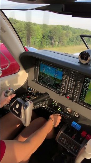 Takeoff from the cockpit of a G58 Beechcraft Baron. My favorite light twin to fly! #BeechBaron #G58