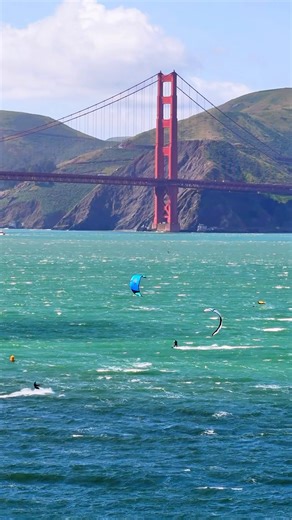 Alex Diaz on Instagram: "A normal windy day in San Francisco!!!🔥 #windfoiling #sanfrancisco #kiteboarding #watersport #extremesports"
